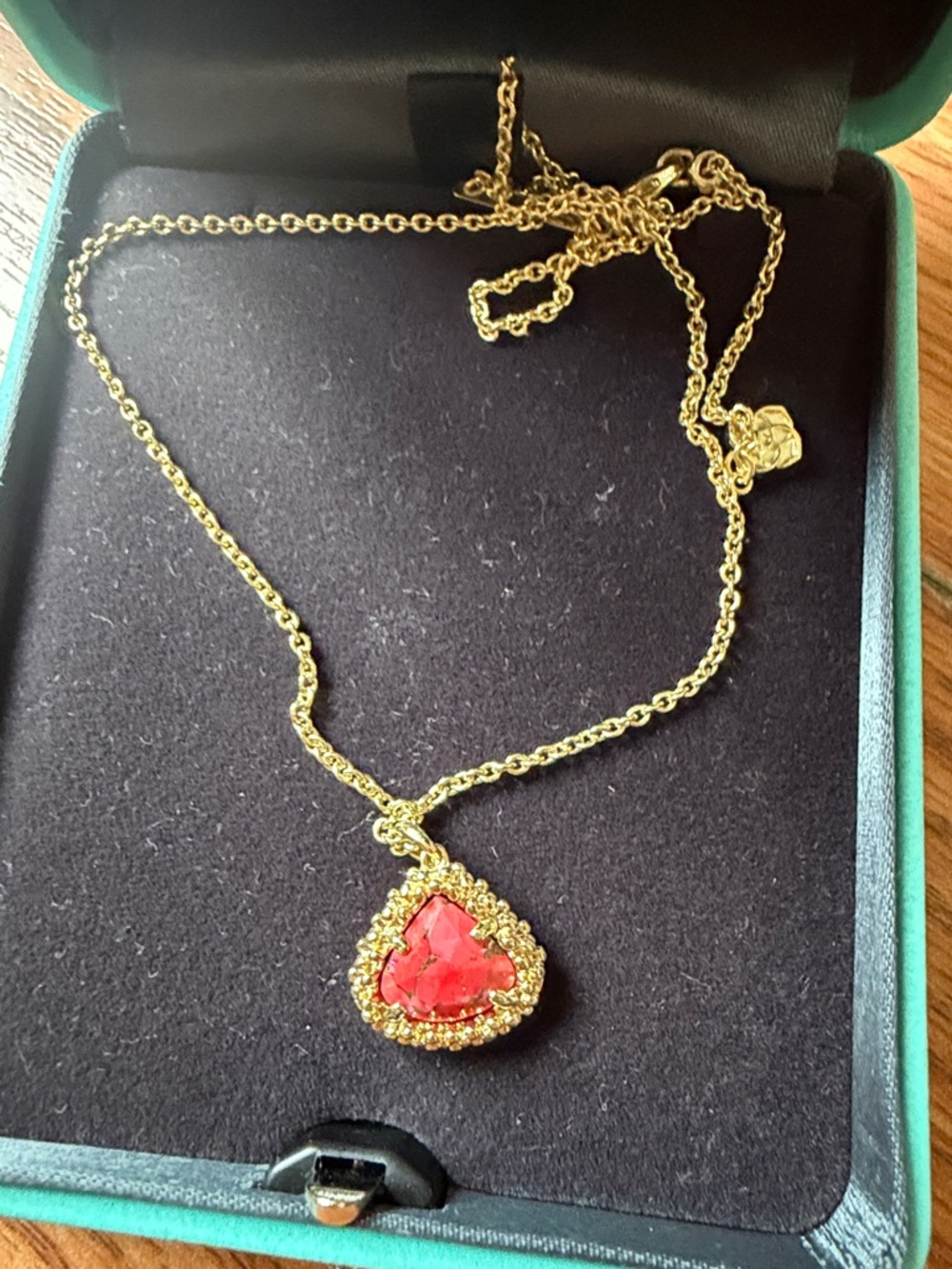 Kendra Scott Gold-Tone Necklace with Red Heart Pendant (new)